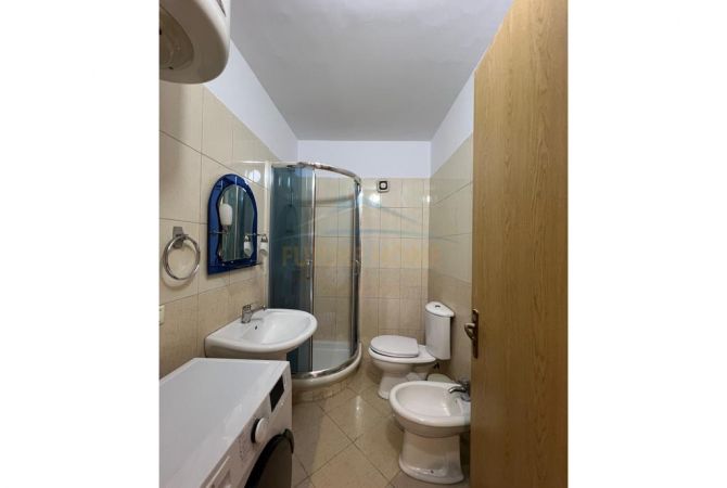 Shtepi ne shitje Apartament ne Tirane, 2+1, Mobilimi Pjeserisht e mobiluar, Pagesa 165,000  Euro.
