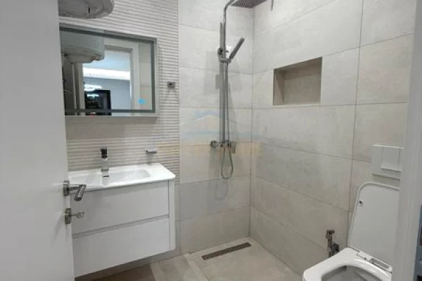 Shtepi me qera Apartament ne Tirane, 2+1, Mobilimi E mobiluar, Pagesa 700  Euro.