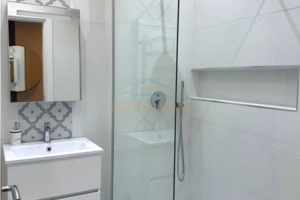 Shtepi ne shitje Apartament ne Tirane, 1+1, Mobilimi E mobiluar, Pagesa 160,000  Euro.
