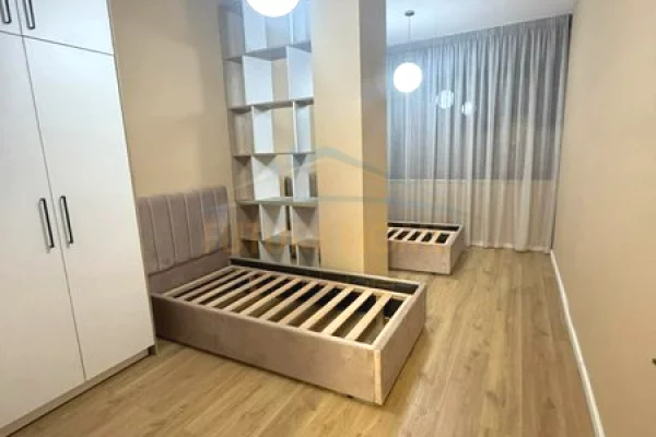 Shtepi ne shitje Apartament ne Tirane, 2+1, Mobilimi E mobiluar, Pagesa 158,000  Euro.