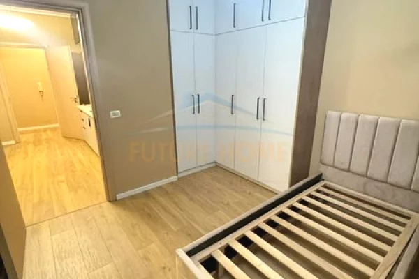 Shtepi ne shitje Apartament ne Tirane, 2+1, Mobilimi E mobiluar, Pagesa 158,000  Euro.