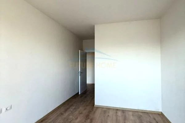 Shtepi ne shitje Apartament ne Tirane, 2+1, Mobilimi Bosh, pa mobiluar, Pagesa 122,000  Euro.
