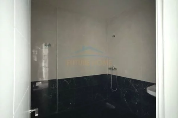 Shtepi ne shitje Apartament ne Tirane, 2+1, Mobilimi Bosh, pa mobiluar, Pagesa 122,000  Euro.