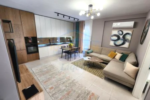 Shtepi me qera Apartament ne Tirane, 2+1, Mobilimi E mobiluar, Pagesa 900  Euro.