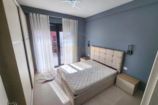 Shtepi me qera Apartament ne Tirane, 2+1, Mobilimi E mobiluar, Pagesa 900  Euro.