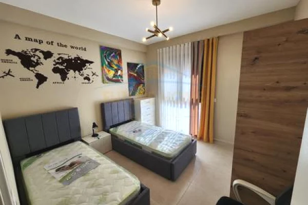 Shtepi me qera Apartament ne Tirane, 2+1, Mobilimi E mobiluar, Pagesa 900  Euro.