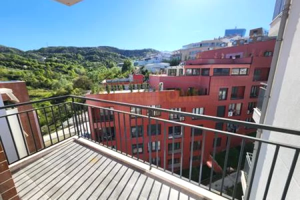 Shtepi me qera Apartament ne Tirane, 2+1, Mobilimi E mobiluar, Pagesa 900  Euro.