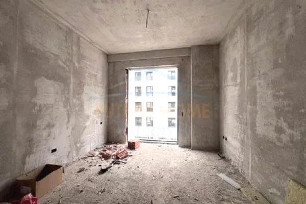 Shtepi ne shitje Apartament ne Tirane, 2+1, Mobilimi Bosh, pa mobiluar, Pagesa 173,200  Euro.