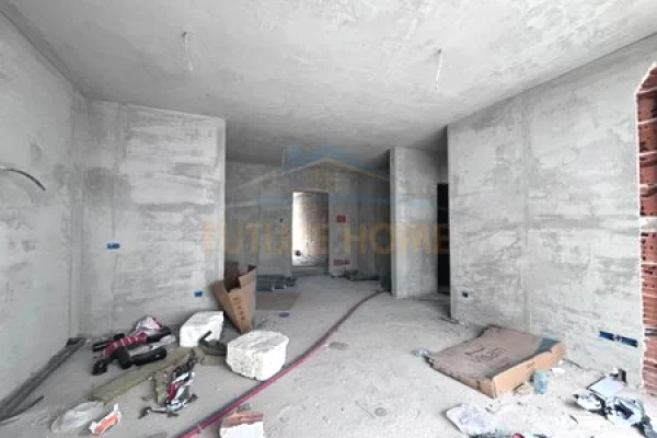 Shtepi ne shitje Apartament ne Tirane, 2+1, Mobilimi Bosh, pa mobiluar, Pagesa 173,200  Euro.