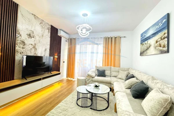 Shtepi ne shitje 2+1 ne Tirane - 155,000 Euro