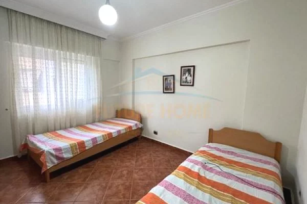 Shtepi ne shitje Apartament ne Tirane, 2+1, Mobilimi E mobiluar, Pagesa 215,000  Euro.