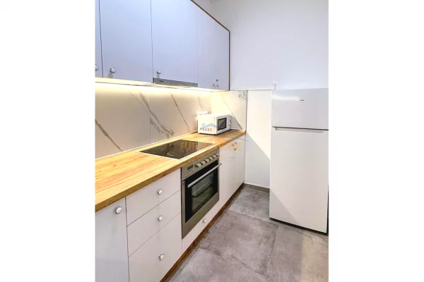 Shtepi me qera Apartament ne Tirane, 2+1, Mobilimi E mobiluar, Pagesa 1,100  Euro.