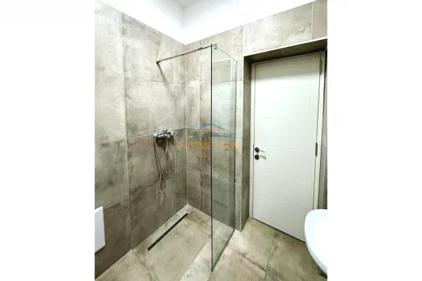 Shtepi me qera Apartament ne Tirane, 2+1, Mobilimi E mobiluar, Pagesa 1,100  Euro.