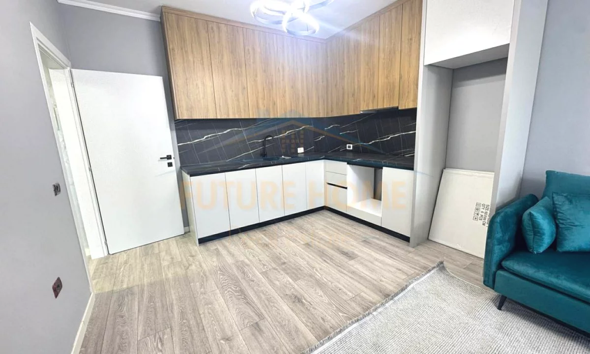 Shtepi ne shitje Apartament ne Tirane, 2+1, Mobilimi E mobiluar, Pagesa 175,000  Euro.