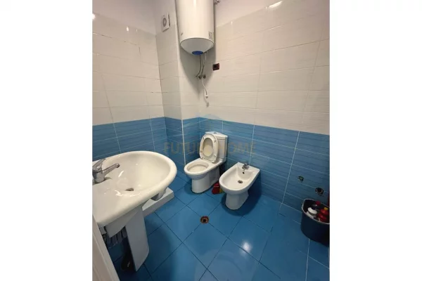 Shtepi ne shitje Apartament ne Tirane, 2+1, Mobilimi E mobiluar, Pagesa 175,000  Euro.