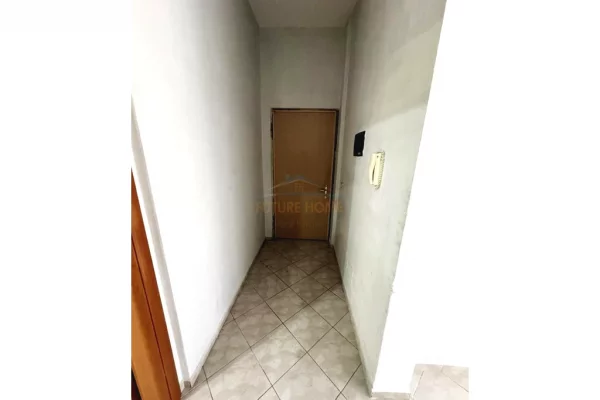 Shtepi ne shitje Apartament ne Tirane, 1+1, Mobilimi Bosh, pa mobiluar, Pagesa 96,600  Euro.