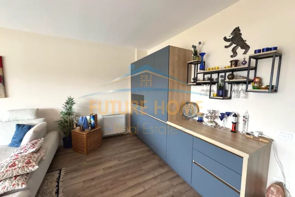 Shtepi ne shitje Vila Luksoze ne Tirane, 4+1, Mobilimi E mobiluar, Pagesa 630,000  Euro.