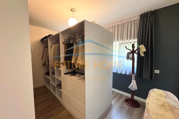 Shtepi ne shitje Vila Luksoze ne Tirane, 4+1, Mobilimi E mobiluar, Pagesa 630,000  Euro.