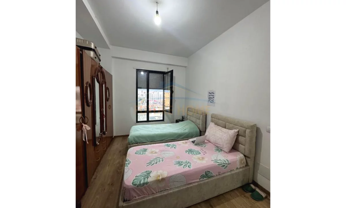 Shtepi ne shitje Apartament ne Tirane, 2+1, Mobilimi E mobiluar, Pagesa 215,000  Euro.