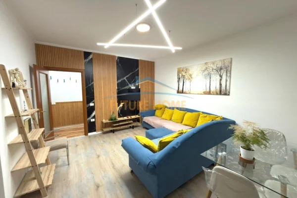 Shtepi me qera Apartament ne Tirane, 3+1, Mobilimi E mobiluar, Pagesa 1,350  Euro.