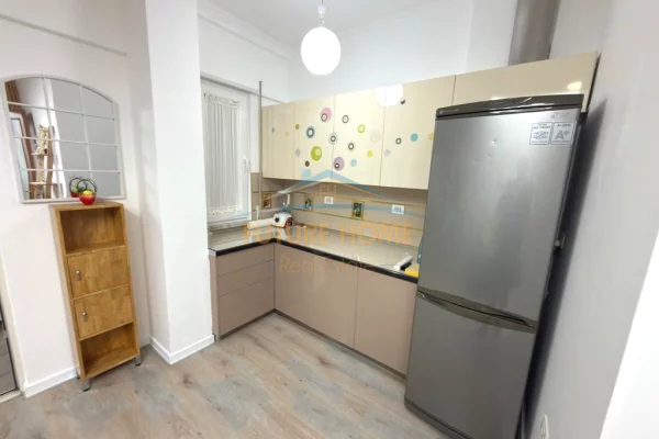 Shtepi me qera Apartament ne Tirane, 3+1, Mobilimi E mobiluar, Pagesa 1,350  Euro.
