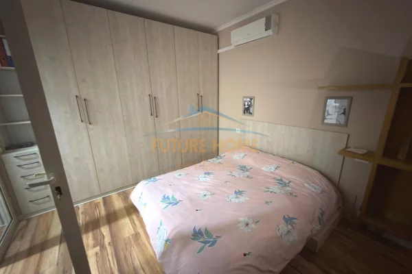Shtepi me qera Apartament ne Tirane, 3+1, Mobilimi E mobiluar, Pagesa 1,350  Euro.