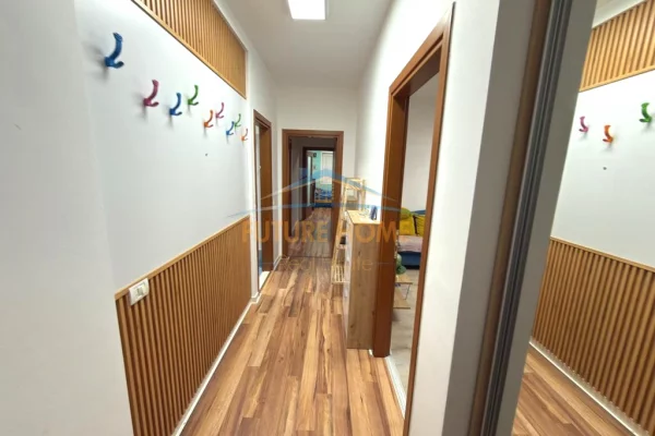 Shtepi me qera Apartament ne Tirane, 3+1, Mobilimi E mobiluar, Pagesa 1,350  Euro.