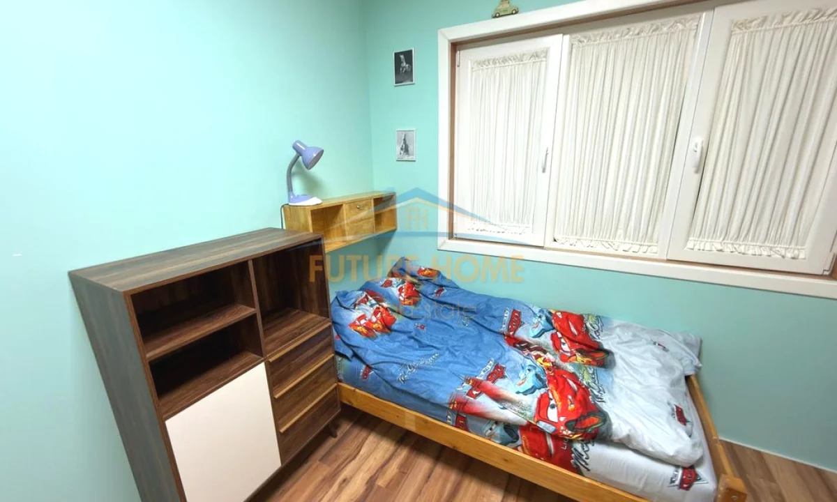 Shtepi me qera Apartament ne Tirane, 3+1, Mobilimi E mobiluar, Pagesa 1,350  Euro.