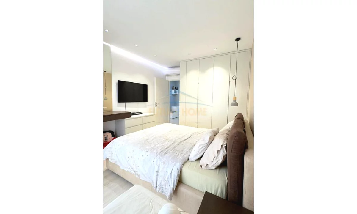 Shtepi ne shitje Apartament ne Tirane, 1+1, Mobilimi E mobiluar, Pagesa 170,000  Euro.