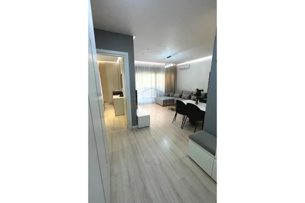 Shtepi ne shitje Apartament ne Tirane, 1+1, Mobilimi E mobiluar, Pagesa 170,000  Euro.