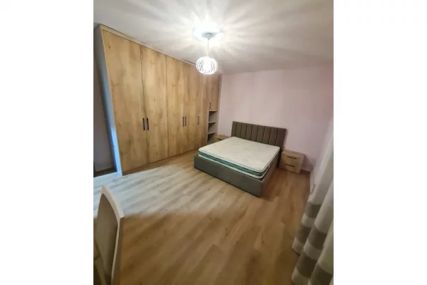 Shtepi ne shitje Apartament ne Tirane, 2+1, Mobilimi E mobiluar, Pagesa 210,000  Euro.