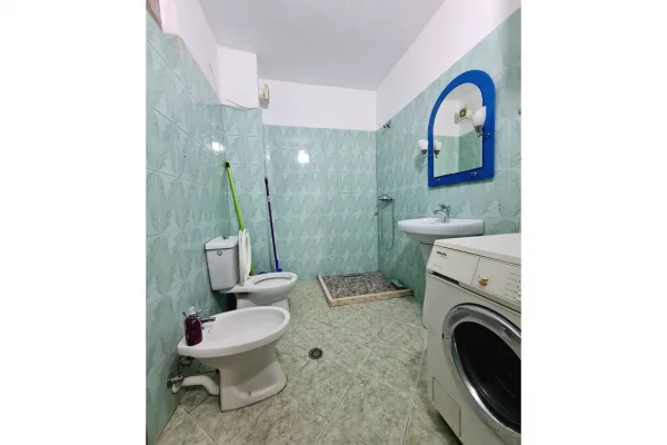 Shtepi ne shitje Apartament ne Tirane, 2+1, Mobilimi E mobiluar, Pagesa 210,000  Euro.