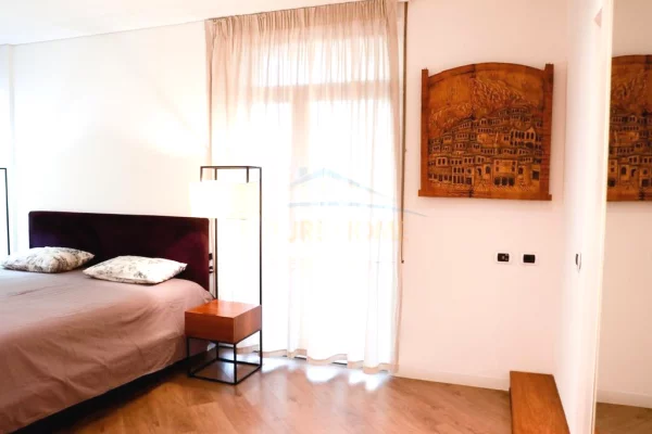 Shtepi ne shitje Apartament ne Tirane, 2+1, Mobilimi E mobiluar, Pagesa 275,000  Euro.