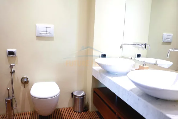 Shtepi ne shitje Apartament ne Tirane, 2+1, Mobilimi E mobiluar, Pagesa 275,000  Euro.