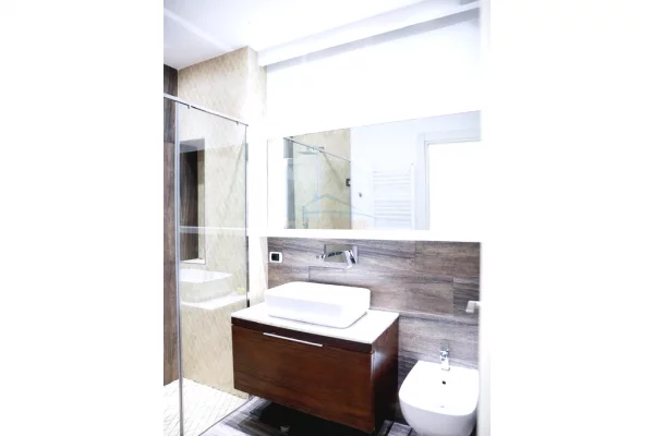 Shtepi ne shitje Apartament ne Tirane, 2+1, Mobilimi E mobiluar, Pagesa 275,000  Euro.