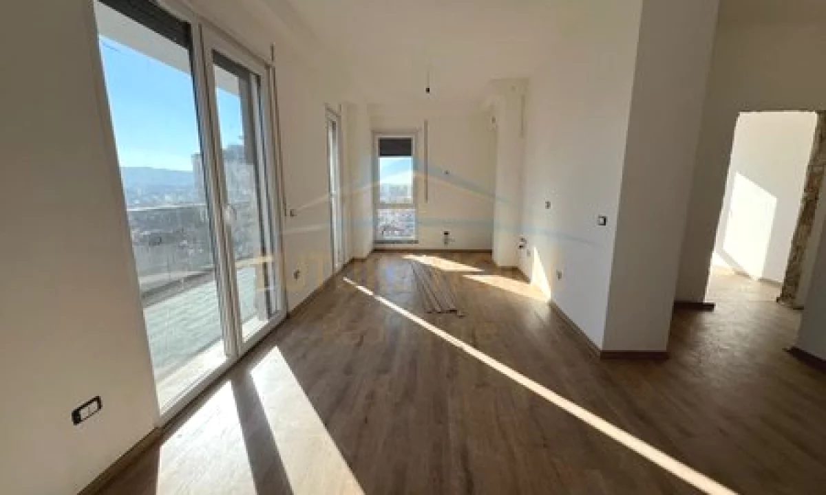 Shtepi ne shitje Apartament ne Tirane, 2+1, Mobilimi Bosh, pa mobiluar, Pagesa 175,750  Euro.
