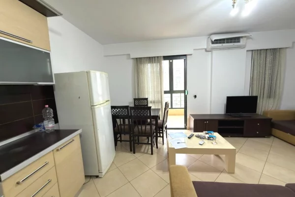 Shtepi me qera Apartament ne Tirane, 2+1, Mobilimi E mobiluar, Pagesa 550  Euro.