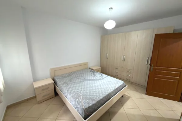 Qera, Apartament 2+1+2, Rruga 5 Maji, Tiranë.