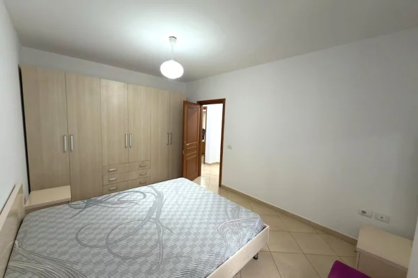Shtepi me qera Apartament ne Tirane, 2+1, Mobilimi E mobiluar, Pagesa 550  Euro.