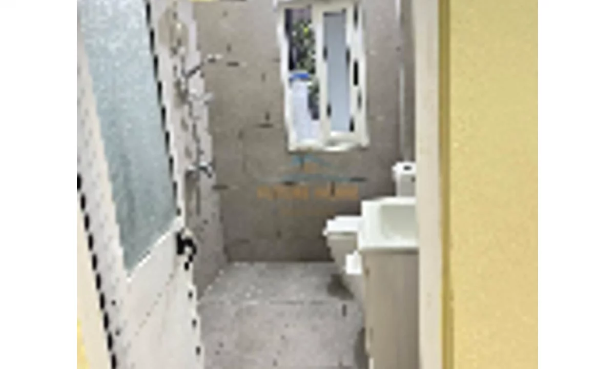 Shtepi ne shitje Apartament ne Tirane, 1+1, Mobilimi Bosh, pa mobiluar, Pagesa 95,000  Euro.