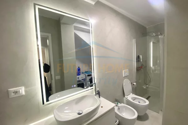 Shtepi ne shitje Vila Luksoze ne Tirane, 3+1, Mobilimi E mobiluar, Pagesa 399,000  Euro.