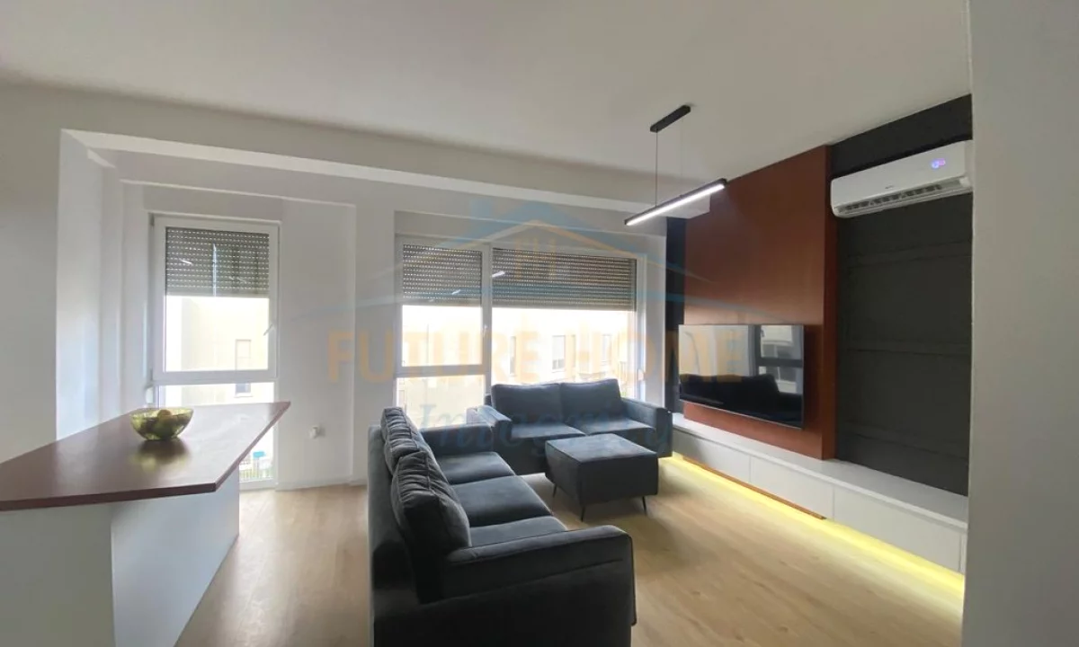 Shtepi ne shitje Vila Luksoze ne Tirane, 3+1, Mobilimi E mobiluar, Pagesa 399,000  Euro.