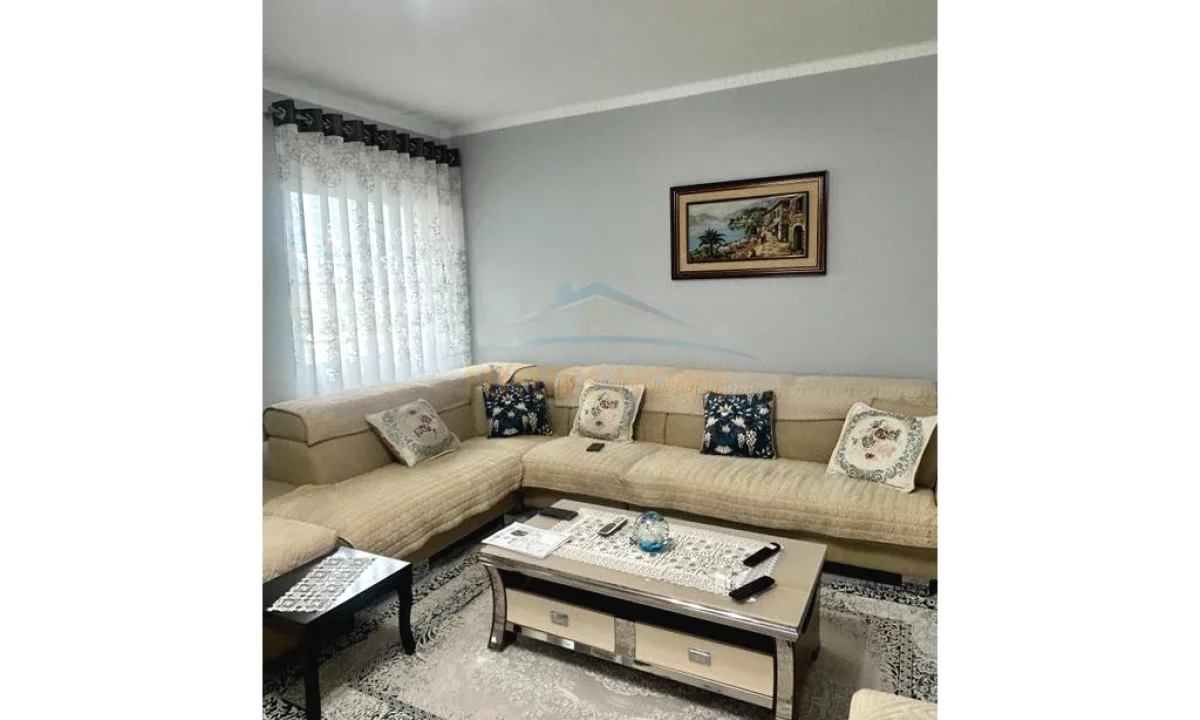 Shtepi ne shitje Apartament ne Tirane, 2+1, Mobilimi E mobiluar, Pagesa 212,000  Euro.