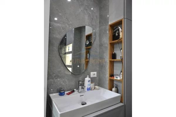 Shtepi ne shitje Apartament ne Tirane, 2+1, Mobilimi E mobiluar, Pagesa 215,000  Euro.