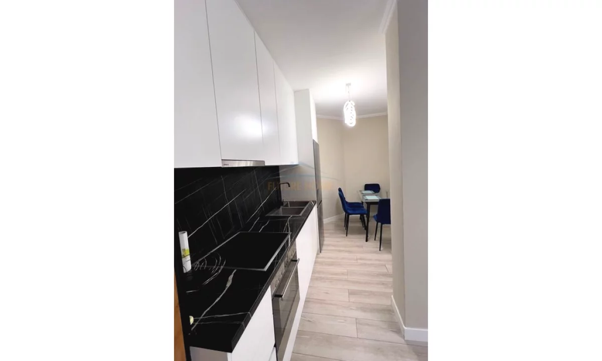 Shtepi me qera Apartament ne Tirane, 1+1, Mobilimi E mobiluar, Pagesa 900  Euro.