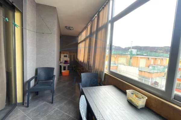 Shtepi me qera Apartament ne Tirane, 1+1, Mobilimi E mobiluar, Pagesa 650  Euro.