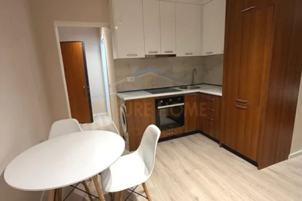 Shtepi me qera 2+1 ne Tirane - 550 Euro