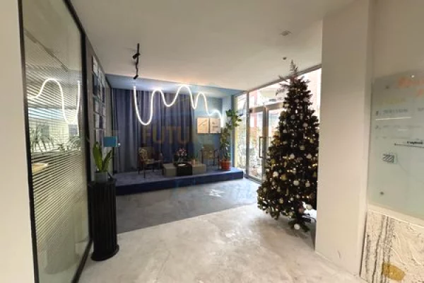 Shitet, Ambient Biznesi, Liqeni i Thate, Tirane.