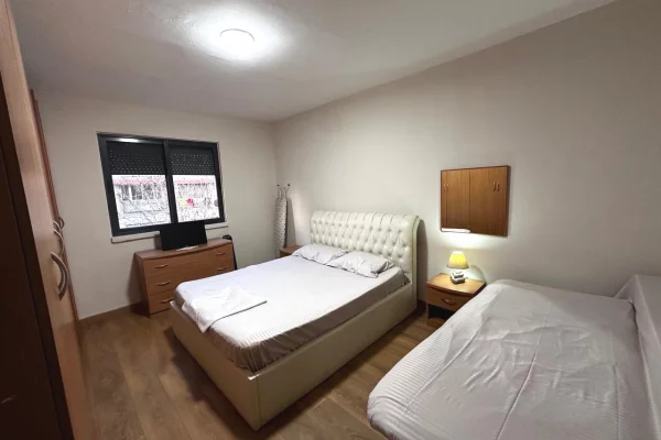 Shtepi ne shitje Apartament ne Tirane, 2+1, Mobilimi E mobiluar, Pagesa 138,000  Euro.