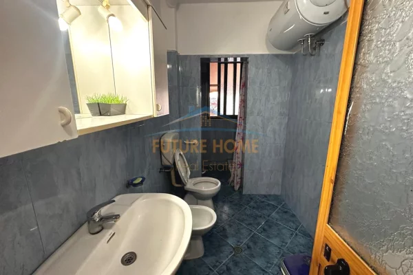 Shtepi ne shitje Apartament ne Tirane, 2+1, Mobilimi E mobiluar, Pagesa 138,000  Euro.